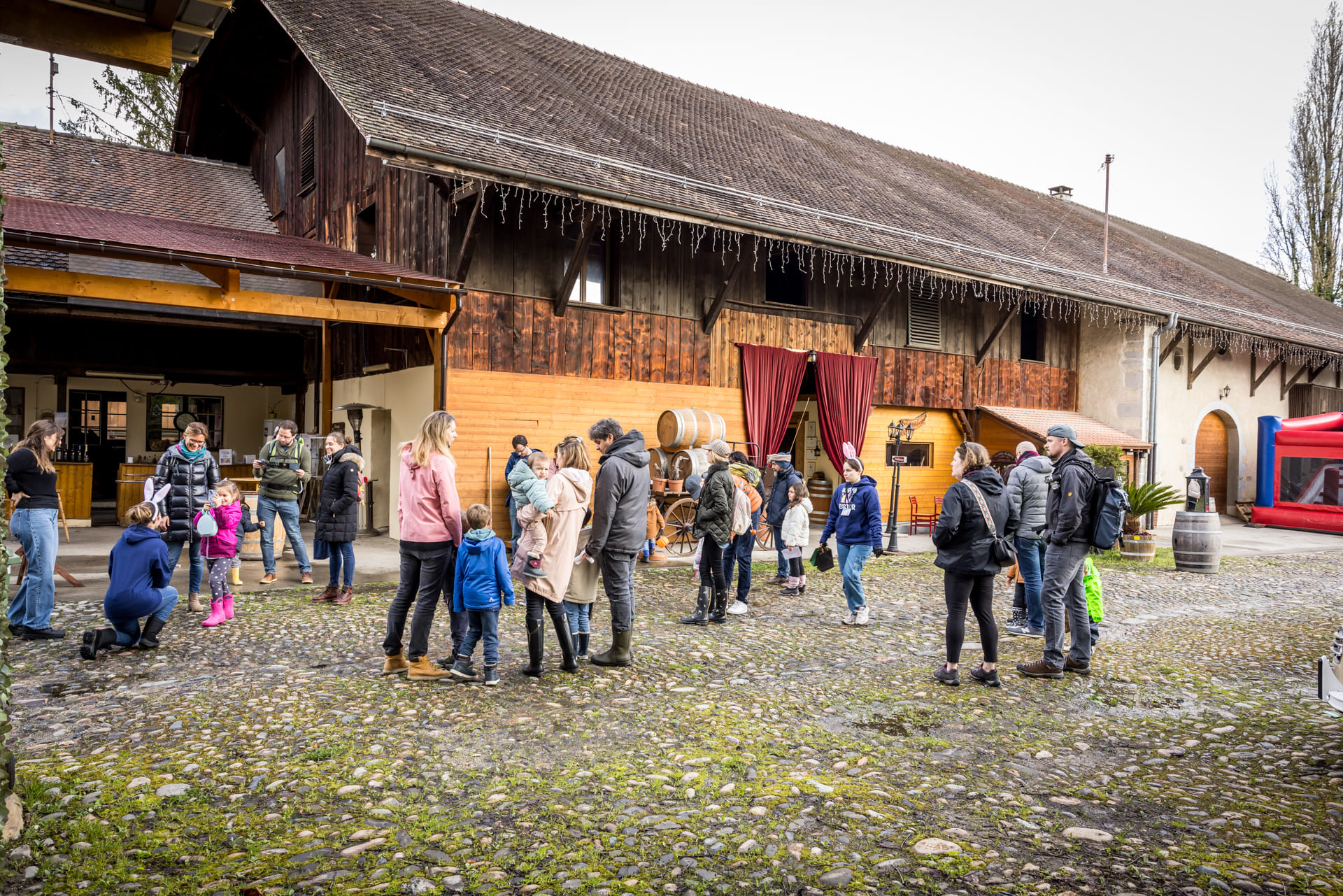 Chasse aux oeufs, atelier jardinage et dégustation de vins à Collex - Photo 1
