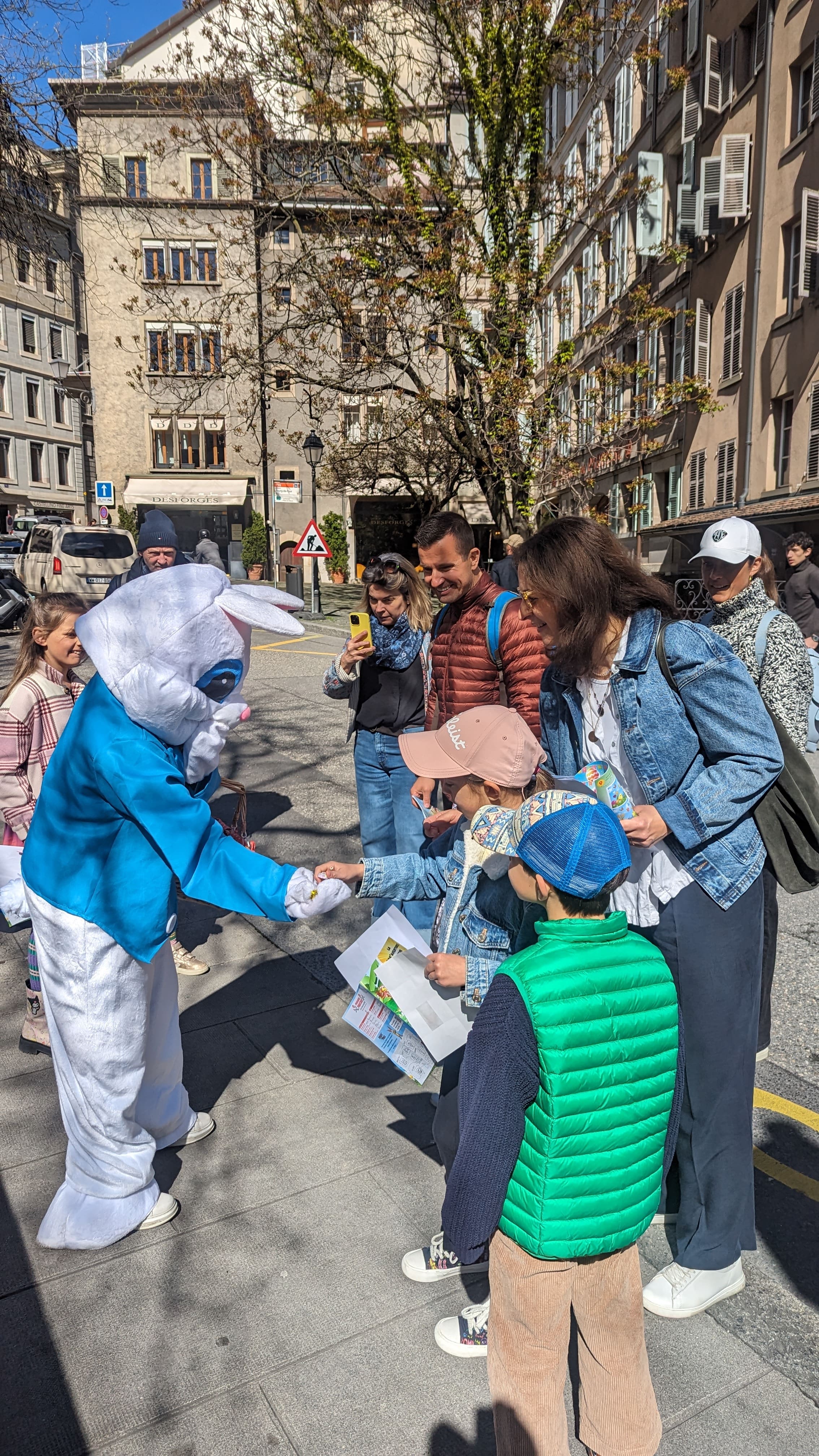 Chasse aux oeufs en Vieille Ville de Genève "Mission chocolat pour les Pak'potes" - Photo 6