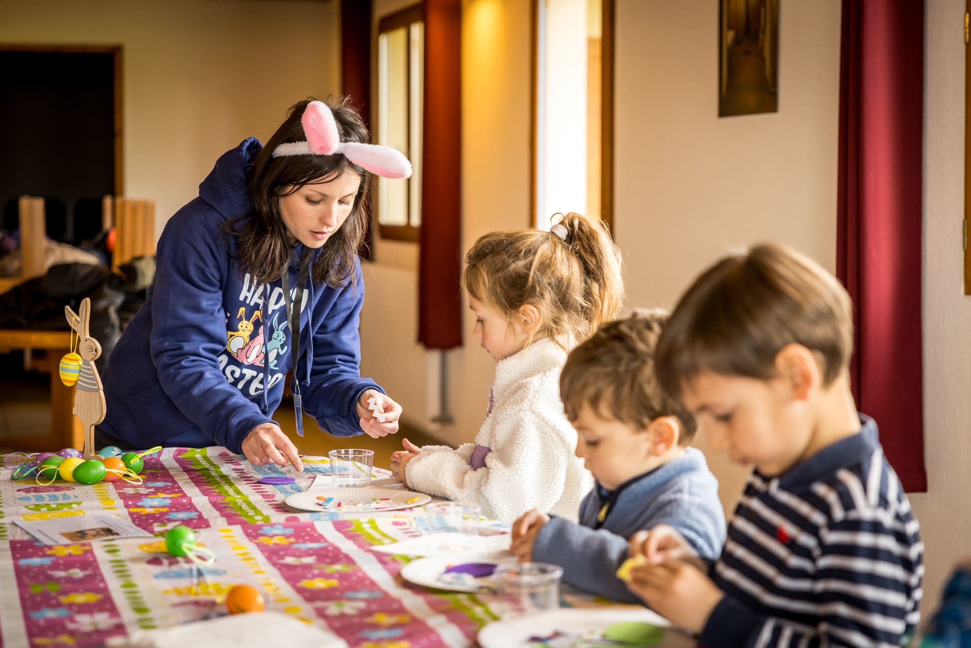 Chasse aux oeufs dans les vignes, fluo party et dégustation de vins à Peissy - Photo 9